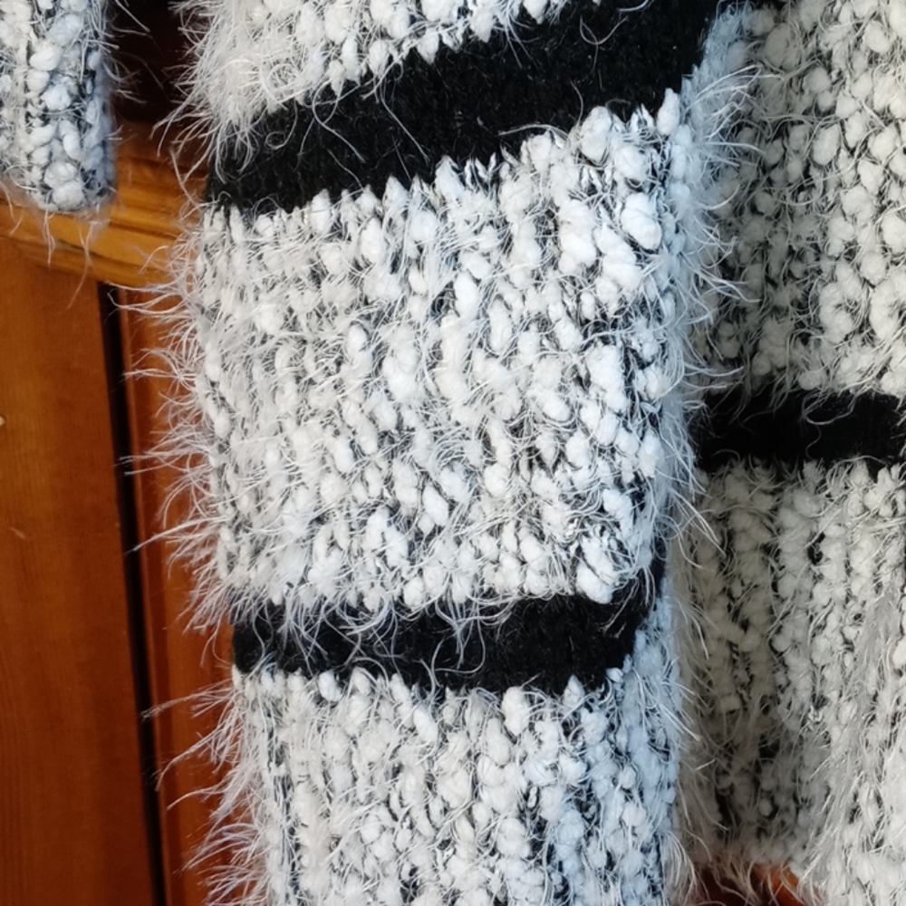 Calvin Klein Sweater - Picture 3 of 6